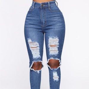 San Antonio Distressed Jeans - Medium Blue